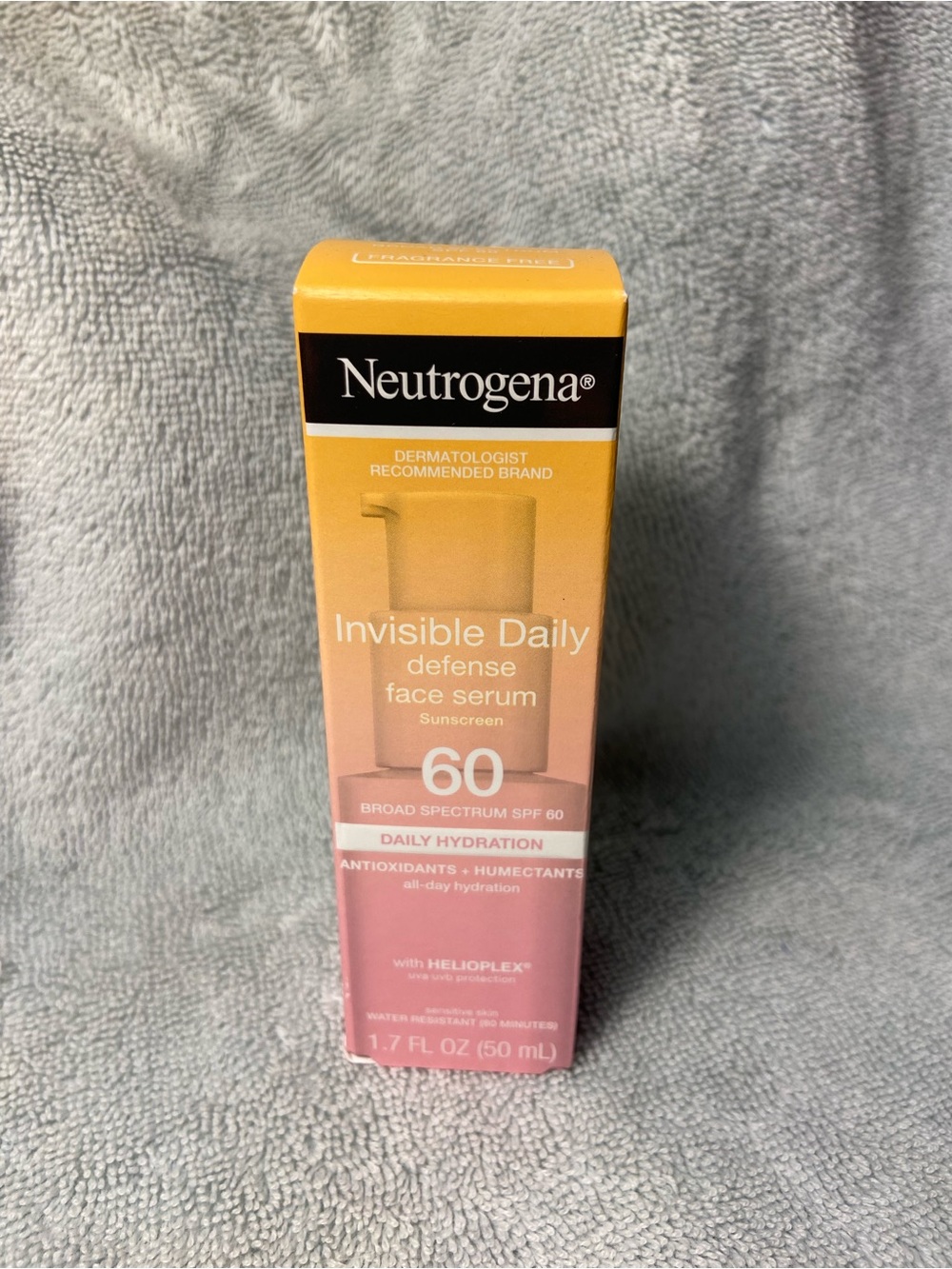 Neutrogena Face Serum

New in box!